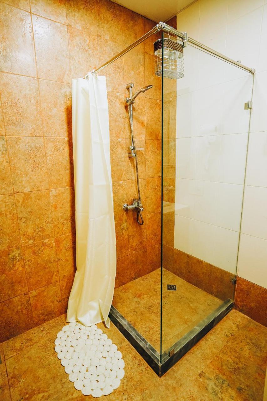 Appartamento Second House Rustaveli Tbilisi Esterno foto