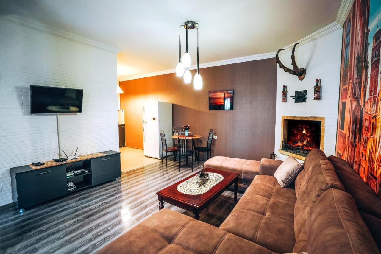 Appartamento Second House Rustaveli Tbilisi Esterno foto